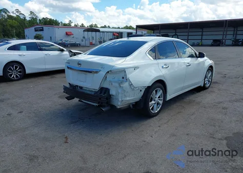 2015 Nissan Altima 2.5 Sv z USA, uszkodzony, nr VIN 1N4AL3AP0FC279133